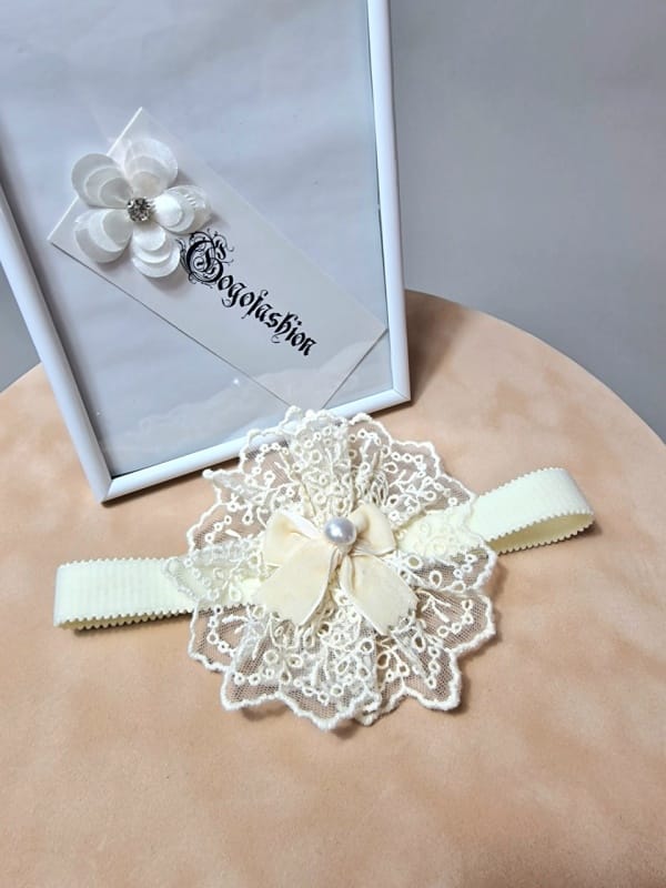 Bentiță botez din dantelă Anne – accesoriu elegant pentru fetițe 2