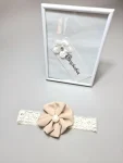 Bentiță botez model floare Rania – Accesoriu elegant pentru micuța ta