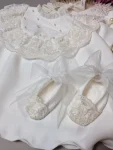 Botoșei pentru botez Myla din tulle cu buline și dantelă