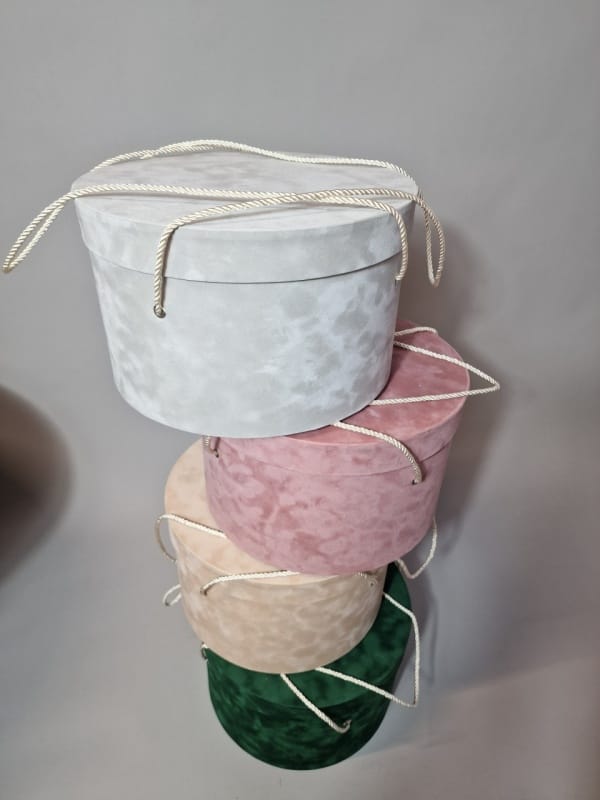Cufăr botez personalizat rotund din catifea Matei 3 Cufăr botez personalizat rotund din catifea Matei 3