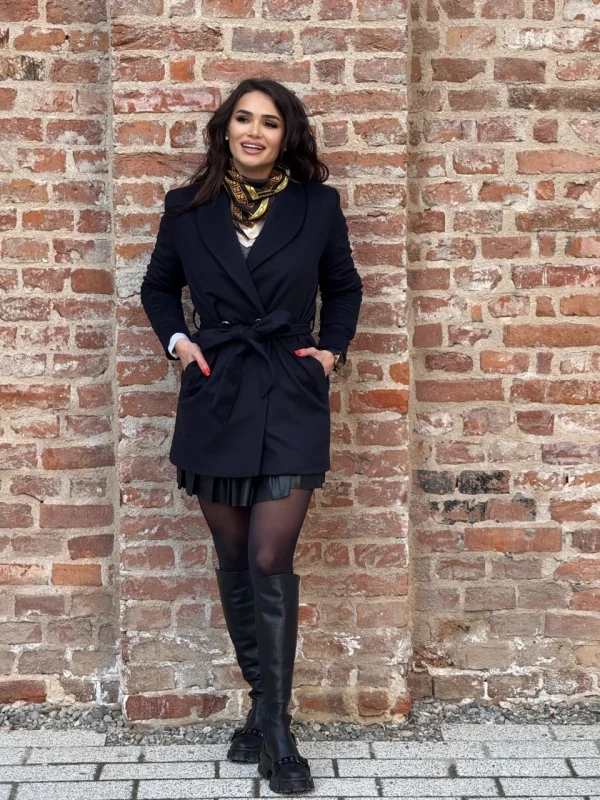 Palton damă Maria din lână – Elegant, Călduros și Premium pentru Iarnă 5 Palton damă Maria din lână – Elegant, Călduros și Premium pentru Iarnă 5
