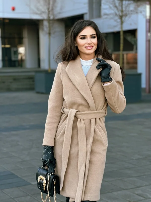 Palton damă din stofă Victoria – Elegant, călduros, lână 80% 2 Palton damă din stofă Victoria – Elegant, călduros, lână 80% 2