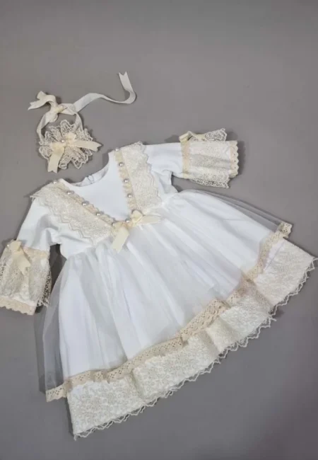 Rochiță de botez Anne – Eleganță rafinată și confort premium pentru fetițe