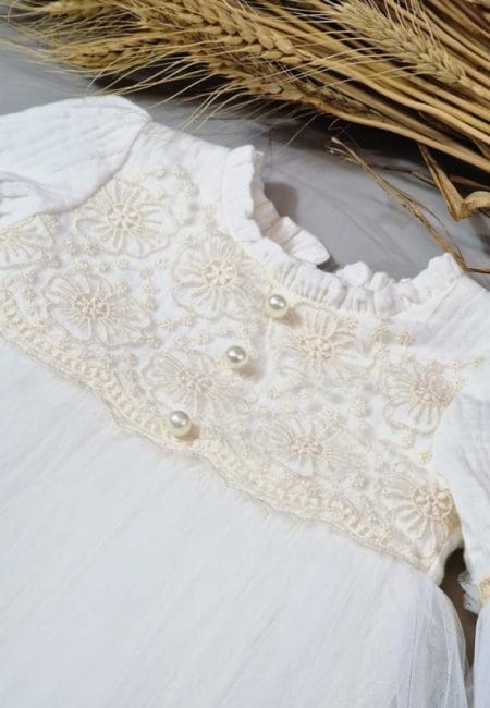 Rochița de botez Clarissa – Eleganță delicată și rafinament boem pentru micuța ta