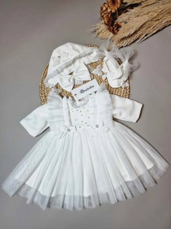 Rochiță de botez Dalia – Eleganță din tulle cu perle și fundițe din catifea 2 Rochiță de botez Dalia – Eleganță din tulle cu perle și fundițe din catifea 2