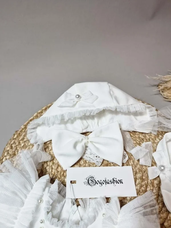 Rochiță de botez Dalia – Eleganță din tulle cu perle și fundițe din catifea 3 Rochiță de botez Dalia – Eleganță din tulle cu perle și fundițe din catifea 3