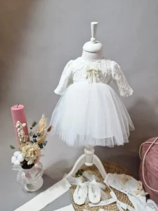 Rochiță de botez Rania – Model elegant din dantelă și tulle pentru fete 2