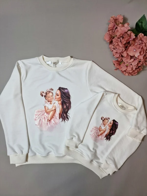 Set bluze mamă fiică Briana din bumbac – confort și stil asortat 2 Set bluze mamă fiică Briana din bumbac – confort și stil asortat 2