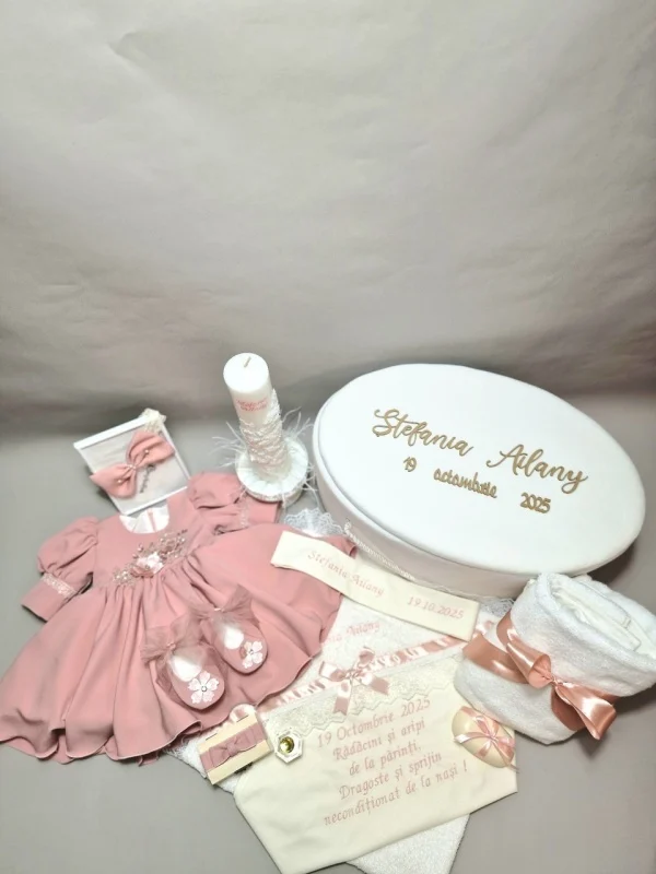 Trusou de botez roz personalizat Aniela 2 Trusou de botez roz personalizat Aniela 2