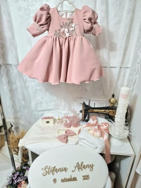 Trusou de botez roz personalizat Aniela 4 Trusou de botez roz personalizat Aniela 4
