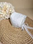 Bonetă botez din tulle cu buline și dantelă Myla